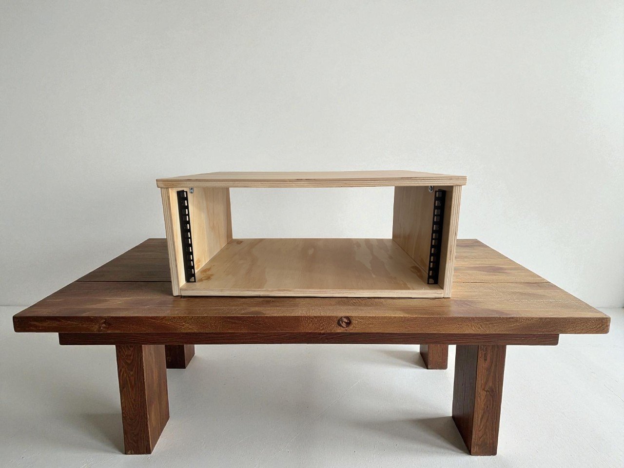 Rack 4 unit Front Wood empty rack unit